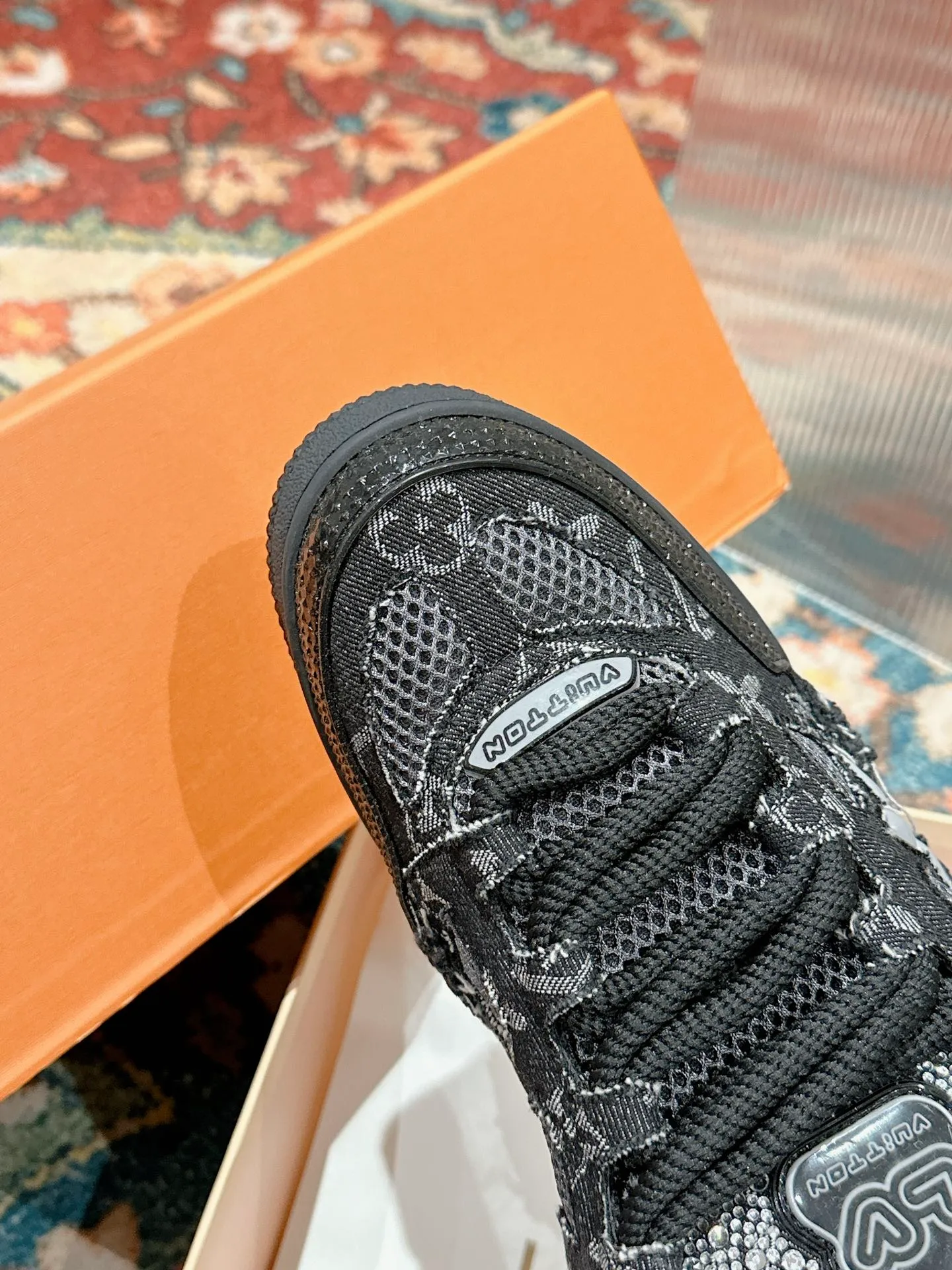 👟👟Ex-factory price 800👟👟 Louis Vuiton·Louis Vuitton🍀 🍀 LV Skate series bread shoes-skateboard shoes-basketball shoes-casual sports shoes top version🔝original purchase, development and production👍🏻[Fireworks] LV Skate has continued The View professional skateboard shoes since 2020. This style continues the fat version of the 90s. Designers added playful touches such as an open mesh tongue and exaggerated laces that pay homage to Axion, es and DC. Unlike your typical skate shoe, this LVSK8 sneaker is made from nubuck leather with TPU trim and Monogram texture. Finally, there are the logos on the heel and tongue as well as the floral pattern on the side. ☑️ Fabric: Original customized first-layer cowhide + breathable mesh ☑️ Lining: Original imported breathable mesh ☑️ Size: Female 35-40 Male 39-44 (Female 40, Male 45.46 customized, non-refundable)